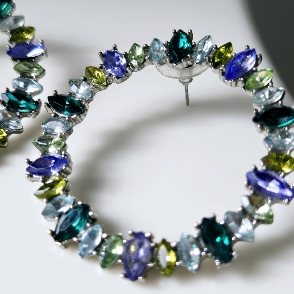 Elegant Multicolor Glasd Stones Hoop Earrings - Picture 6 of 16